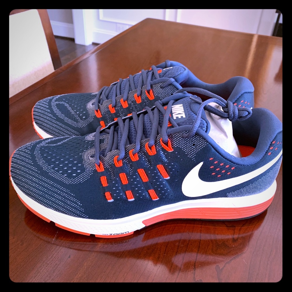 Nike Air Zoom Vomero 11 (4E)